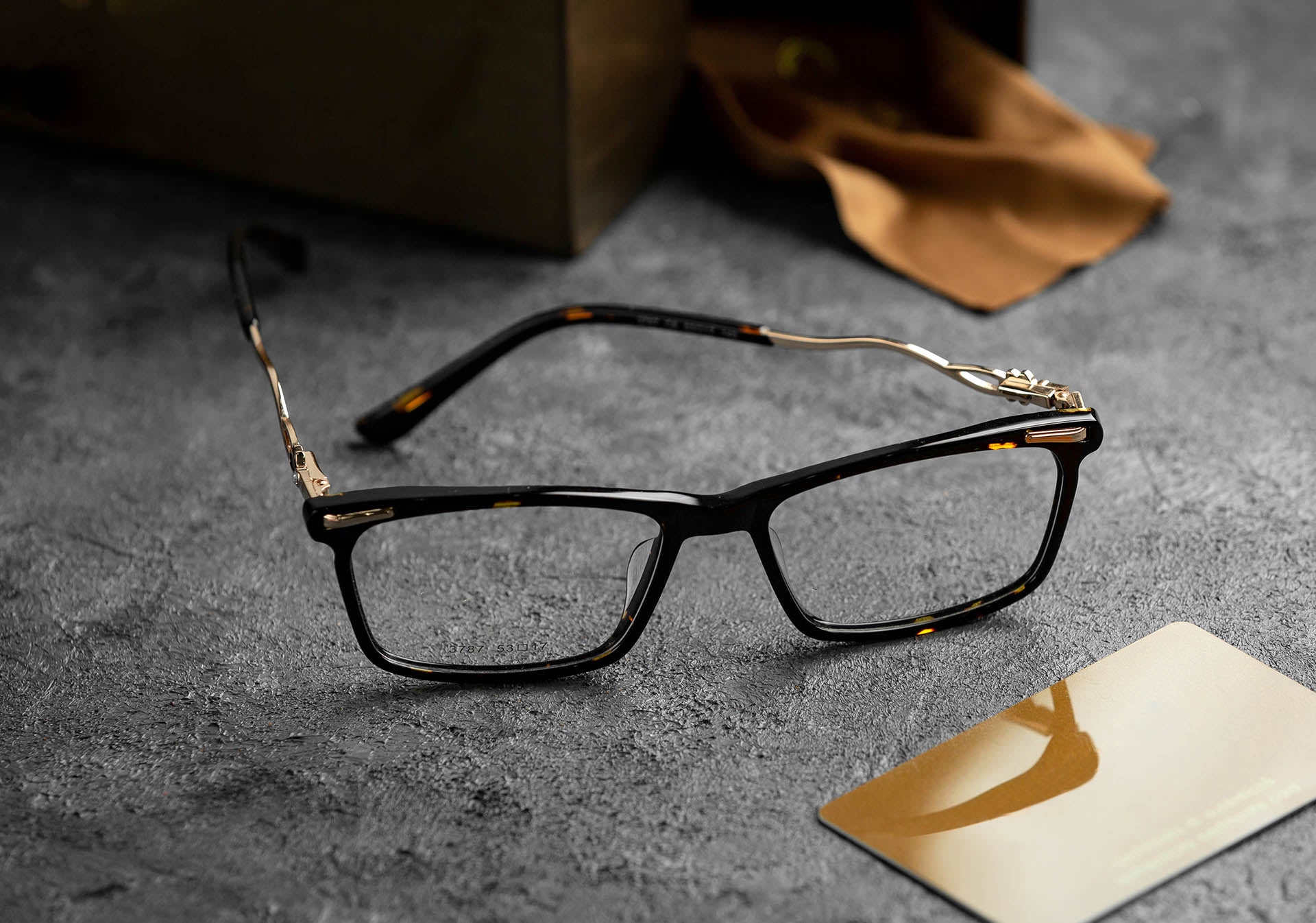 Care your eyeglass